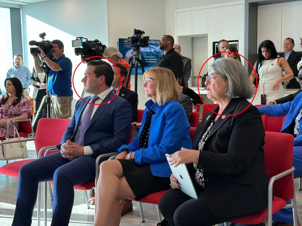 Presupuesto del Viejo MIA y un Nuevo Aeropuerto en la Mesa 2 Kevin Cabrera y Daniella Levine Cava 1