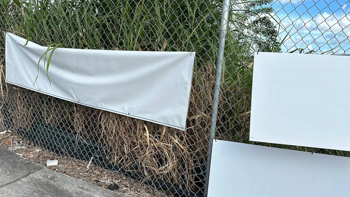 Democracia Manipulada: La Guerra de Carteles y la Oscura Estrategia Electoral en Miami-Dade. 2024 & 2025 16 Democracia Manipulada: La Guerra de Carteles y la Oscura Estrategia Electoral en Miami-Dade. 2024 & 2025Manipulated Democracy: The War of Political Signs and the Dark Electoral Strategy in Miami-Dade. 2024 & 2025