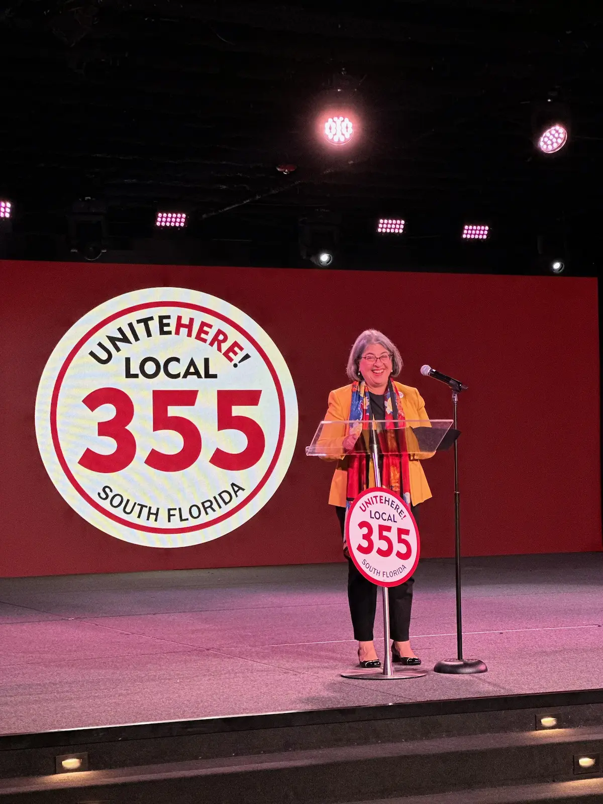 Contratos sin Justicia: El Caso MIA y el Doble Discurso de Eileen Higgins 2025