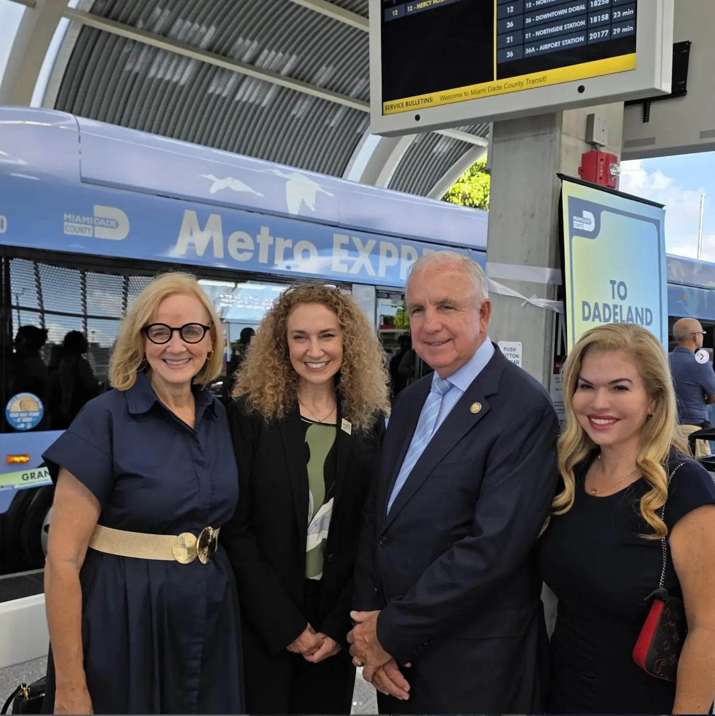 Quién gobierna Miami-Dade en la vida real: El triángulo de poder del 305Poder. Caso de estudio Ebuses